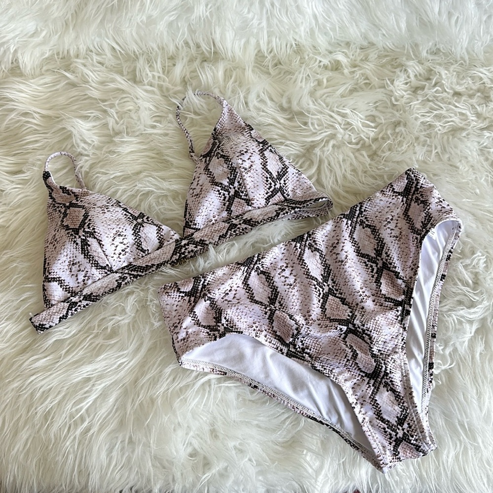 NEW Juniors Medium Bikini Set Snake Print Over Shoulder